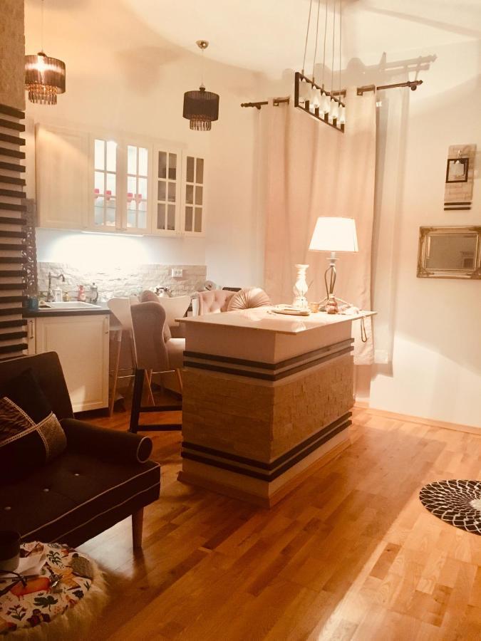 Lux Ultracentral Cluj-Napoca Exteriör bild